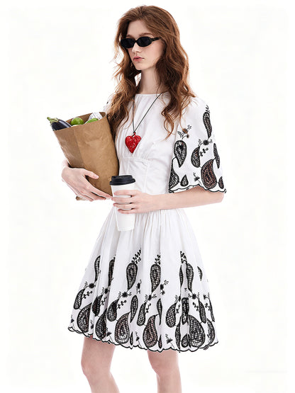 AYANAS Contrasting-colour embroidered women’s dress