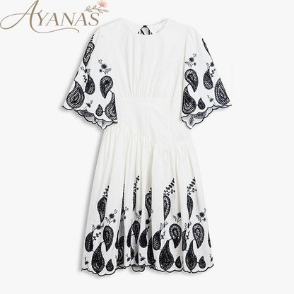 AYANAS Contrasting-colour embroidered women’s dress