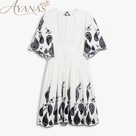 AYANAS Contrasting-colour embroidered women’s dress